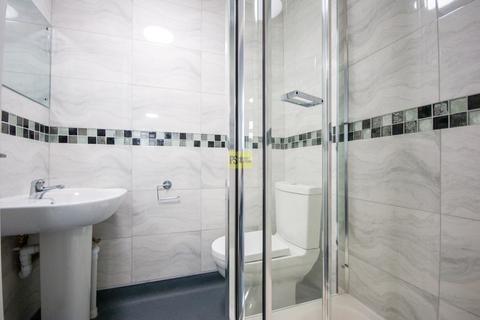 6 bedroom terraced house to rent, Dawlish Road, Birmingham B29