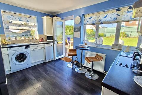 2 bedroom semi-detached bungalow for sale, Slindon Avenue, PEACEHAVEN