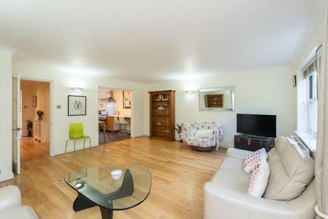 4 bedroom end of terrace house for sale, Arterberry Road, London, SW20