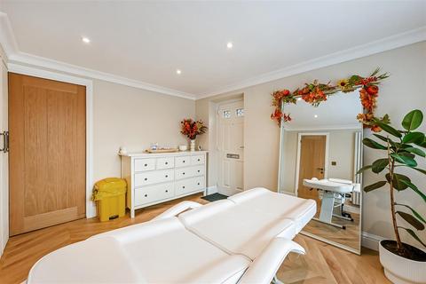 undefined, Roundway, Waterlooville