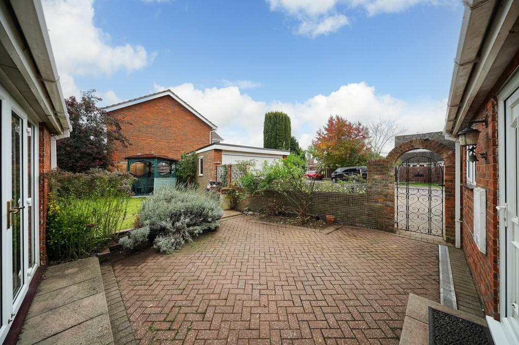 1-Chapel-Drive-1032