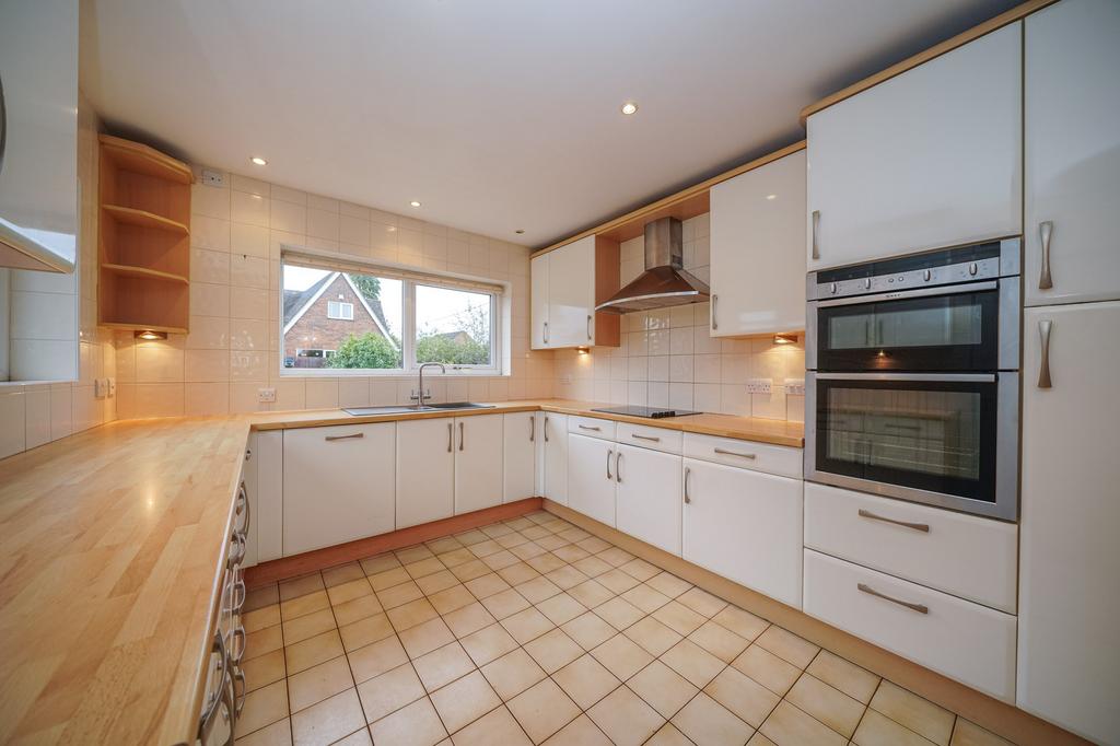 1-Chapel-Drive-1025