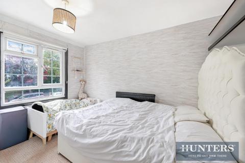 9 Redwood Estate, Hounslow, TW5 9PL