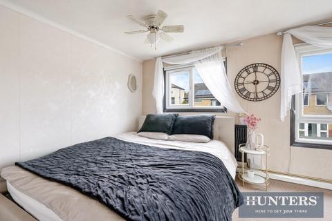 9 Redwood Estate, Hounslow, TW5 9PL