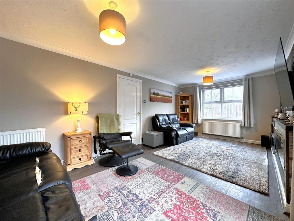 Spacious Living Room 534