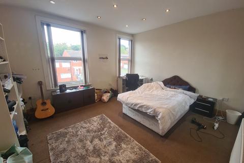 Woodsley Road, Leeds LS3