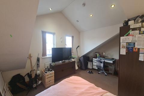 6 bedroom house to rent, Woodsley Road, Leeds LS3