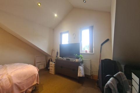 6 bedroom house to rent, Woodsley Road, Leeds LS3