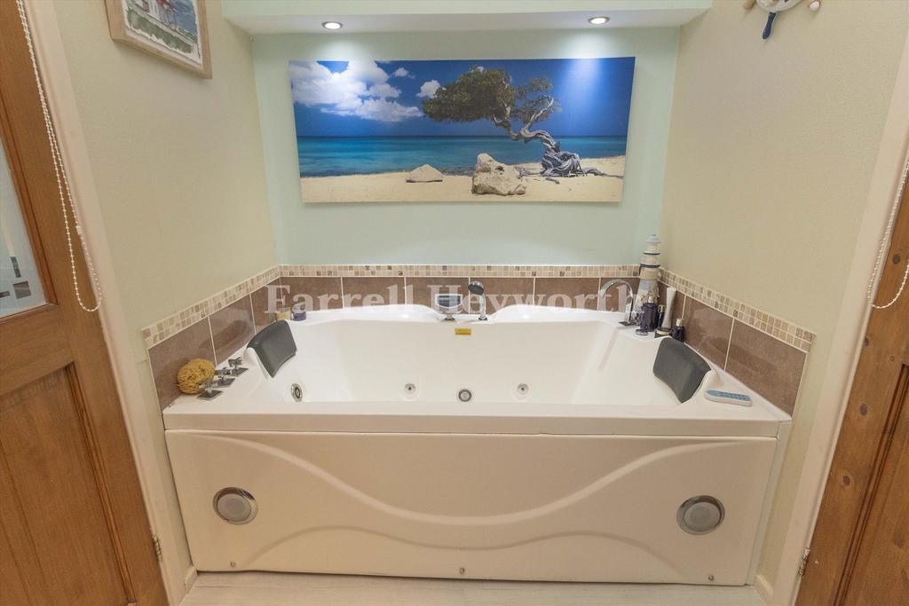 Jack and Jill Bathro