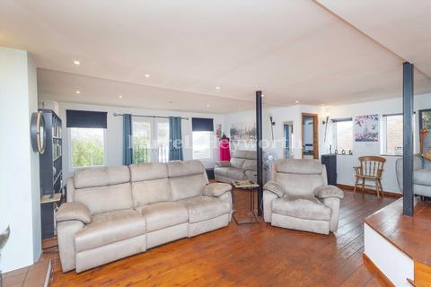 2 bedroom semi-detached house for sale, Links Road, Poulton Le Fylde FY6