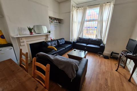 7 bedroom house to rent, Brudenell Road, Leeds LS6