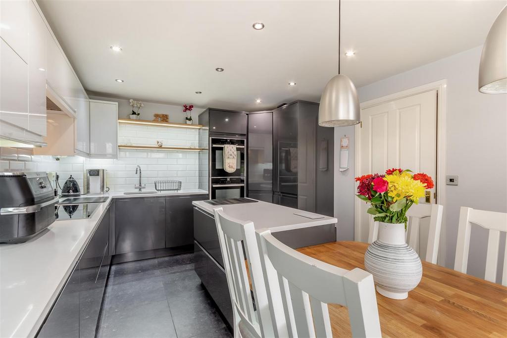 8664944-interior12.jpg