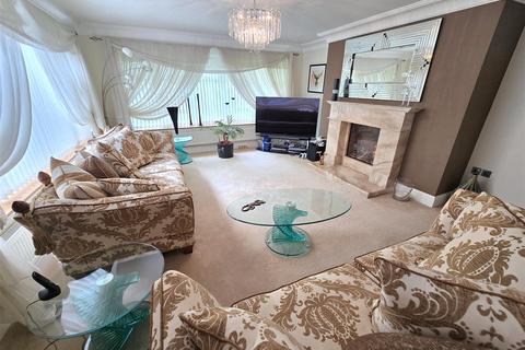 6 bedroom detached house for sale, Lowestoft Road, Gorleston