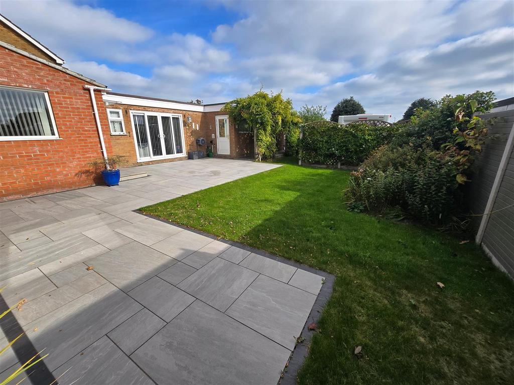 Garden (East side)