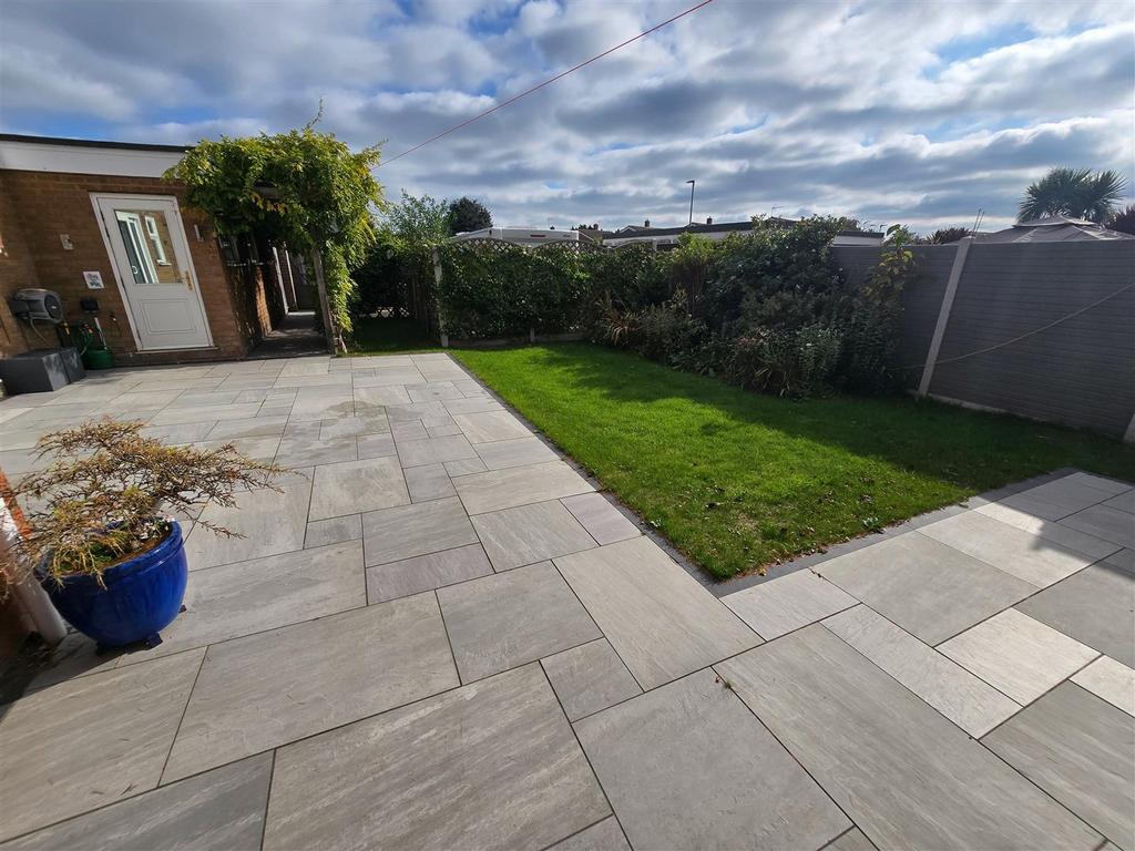 Garden (East Side