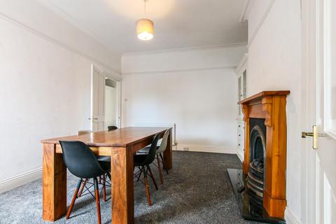 3 bedroom apartment to rent, Newlands Road, High West Jesmond, NE2