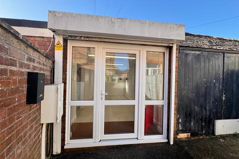 Property to rent - Rockingham Road, Corby NN17