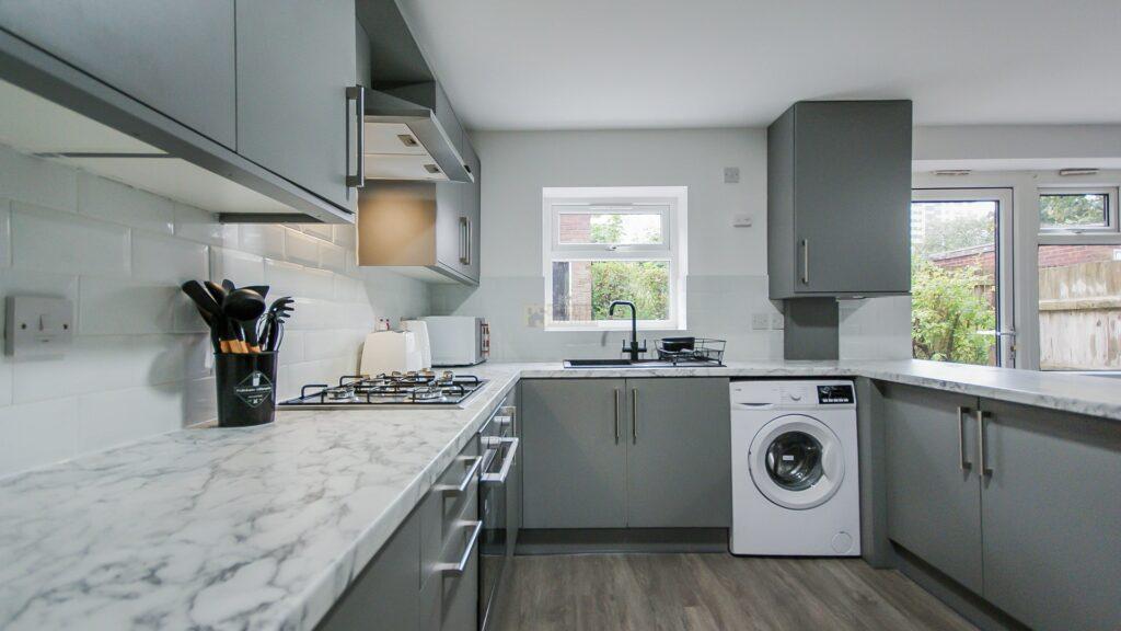 Apartment in Birmingham, West Midlands - View 2