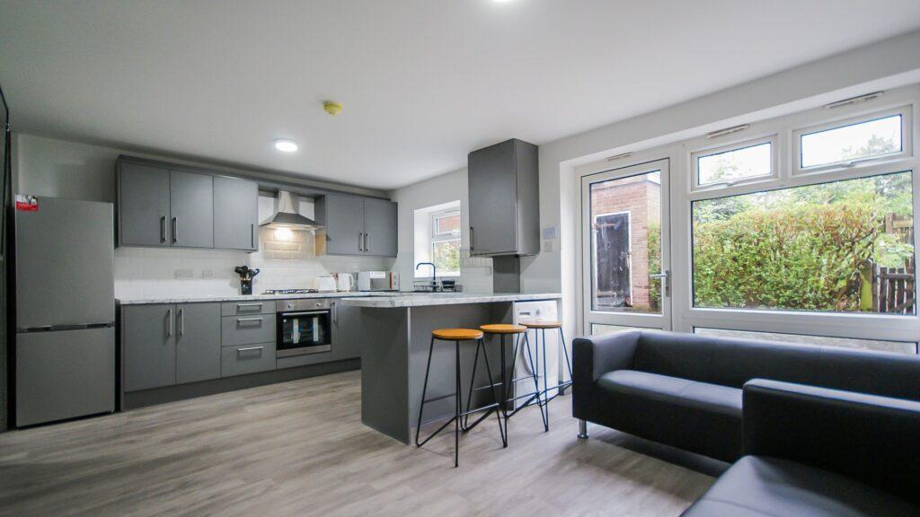 Apartment in Birmingham, West Midlands - View 5