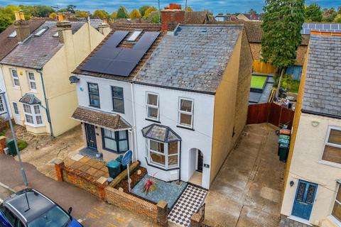 undefined, Marlin Square, Abbots Langley