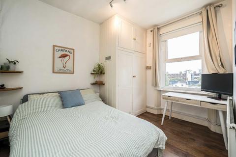 1 bedroom flat for sale, Trinity Crescent, London SW17