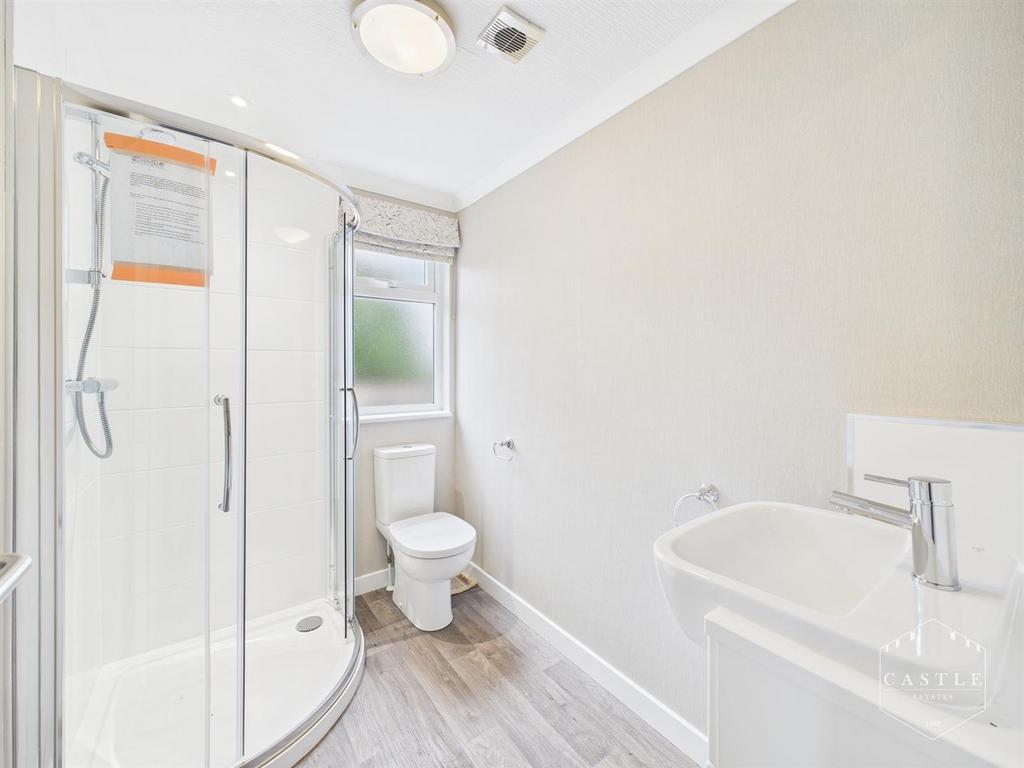 Ensuite shower room