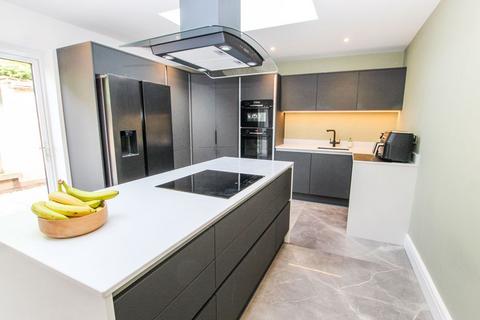 5 bedroom detached house for sale, The Broadway, Herne Bay