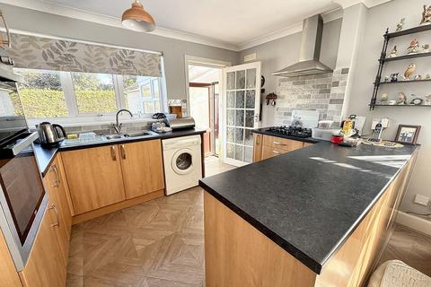 3 bedroom detached bungalow for sale, Hampreston