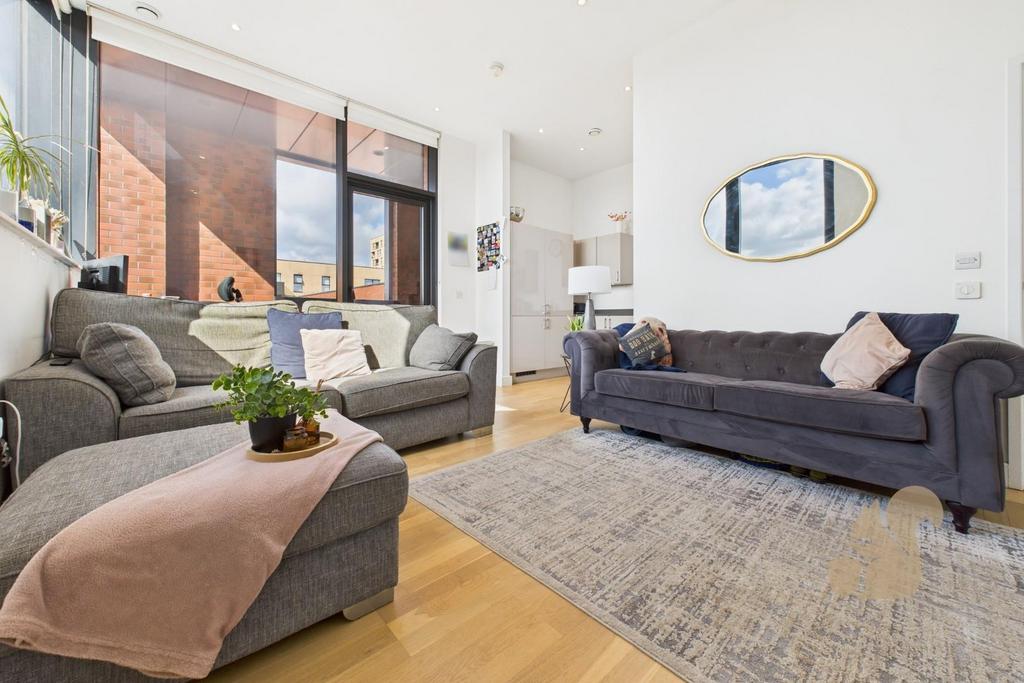 CAM05668 G0-PR0028-STILL011.jpg