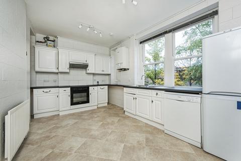 4 bedroom flat to rent, Moscow Road, London, W2