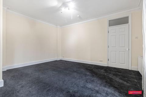 4 bedroom flat to rent, Moscow Road, London, W2