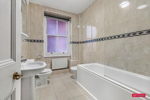 4 bedroom flat to rent, Moscow Road, Bayswater, London, W2
