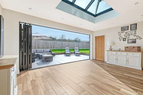 3 bedroom semi-detached house for sale, Randalls Drive, Brentwood