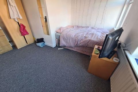 6 bedroom house to rent, Thornville Road, Leeds LS6