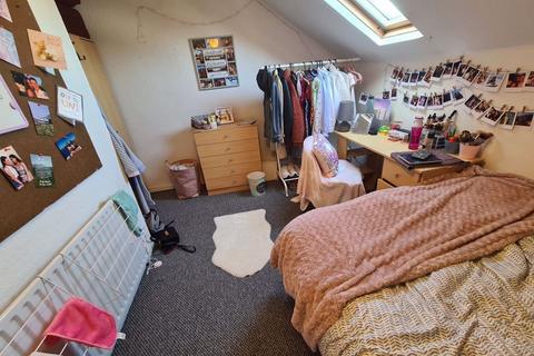 6 bedroom house to rent, Thornville Road, Leeds LS6