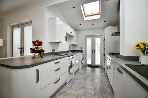 3 bedroom semi-detached house for sale, Ings Road, Hull