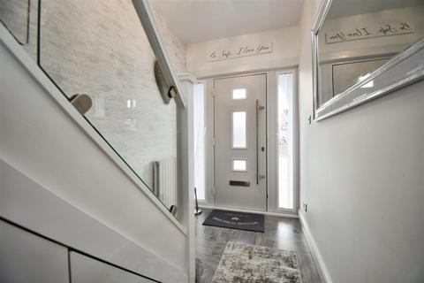 3 bedroom semi-detached house for sale, Ings Road, Hull