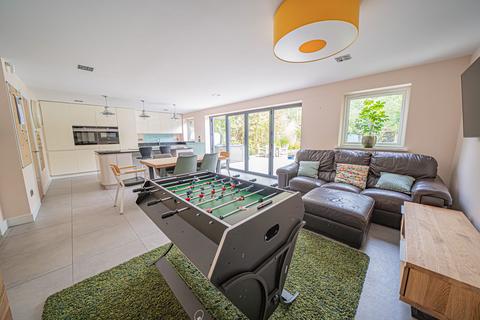 undefined, Fishers Drive, Dickens Heath, B90