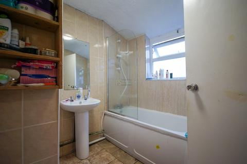 2 bedroom flat to rent, Pershore Road, Birmingham B29