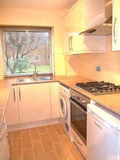 1 bedroom flat to rent, Griffin Court, Great Bookham