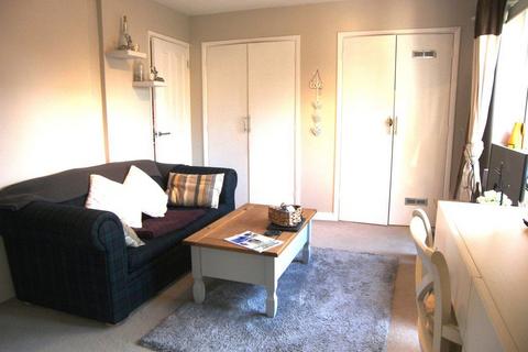 1 bedroom flat to rent, Griffin Court, Great Bookham