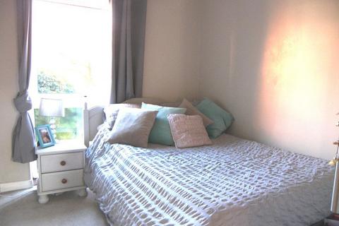 1 bedroom flat to rent, Griffin Court, Great Bookham