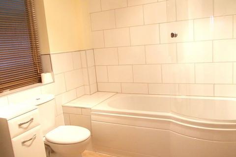 1 bedroom flat to rent, Griffin Court, Great Bookham