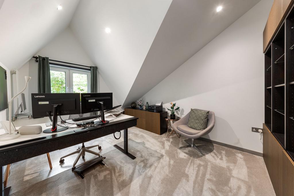 Upstairs office / bedroom