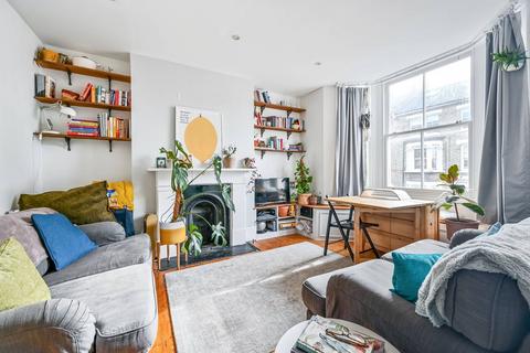 2 bedroom flat to rent, Sandmere Road, Clapham, London, SW4
