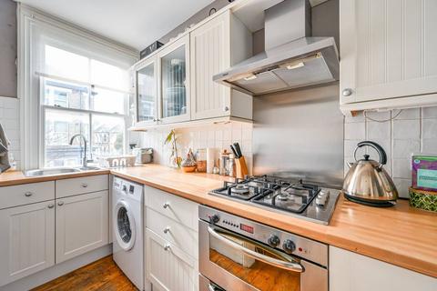 2 bedroom flat to rent, Sandmere Road, Clapham, London, SW4