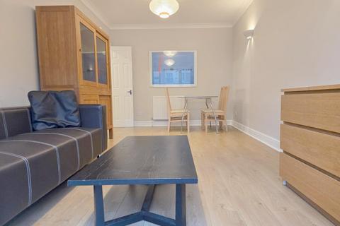 2 bedroom flat to rent, Florin Court, E1 8JR