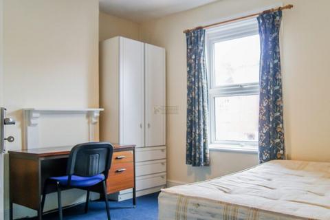 3 bedroom terraced house to rent, Tiverton Road, Birmingham B29