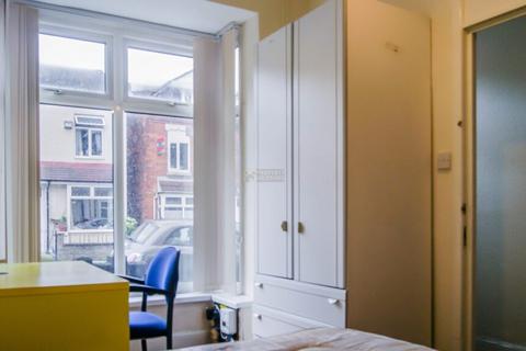 3 bedroom terraced house to rent, Tiverton Road, Birmingham B29