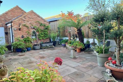 2 bedroom detached bungalow for sale, Outgang Road, Pickering